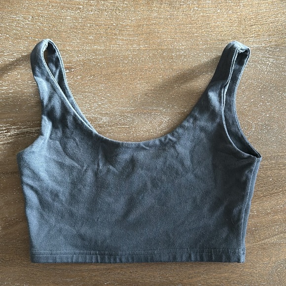 Brandy Melville Lydia Tank - Picture 2 of 3